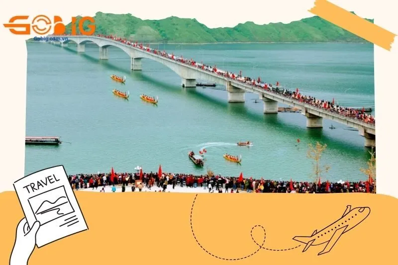 Lễ hội đua thuyền tại Quỳnh Nhai